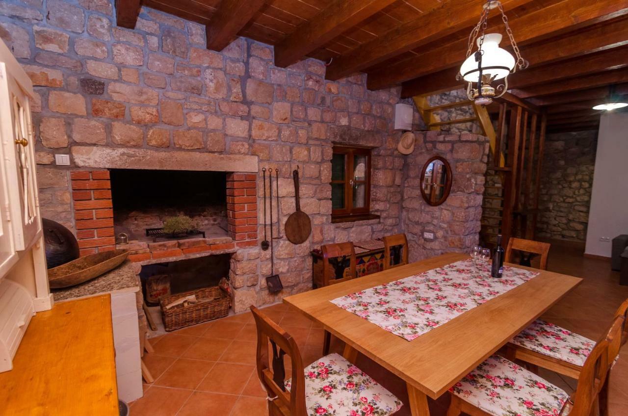 维耶拉克Stone House Knezevic别墅 外观 照片